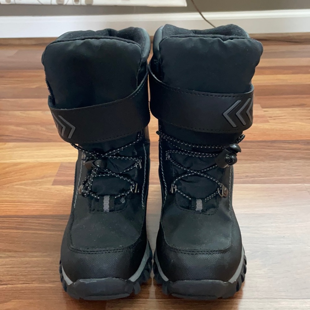 size 3 unisex snow boots